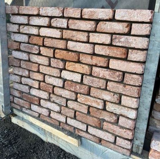 Afbeeldingen van Gevelsteen Wienerberger Rustica Potinho Getrommeld